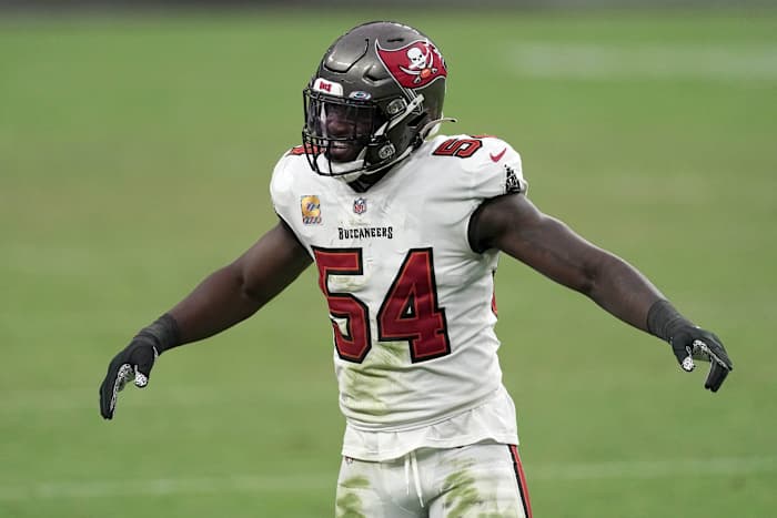 Tampa Bay Buccaneers inside linebacker Lavonte David (54) celebrates in the fourth quarter against the Las Vegas Raiders at Allegiant Stadium. The Buccaneers defeated the Raiders 45-20.